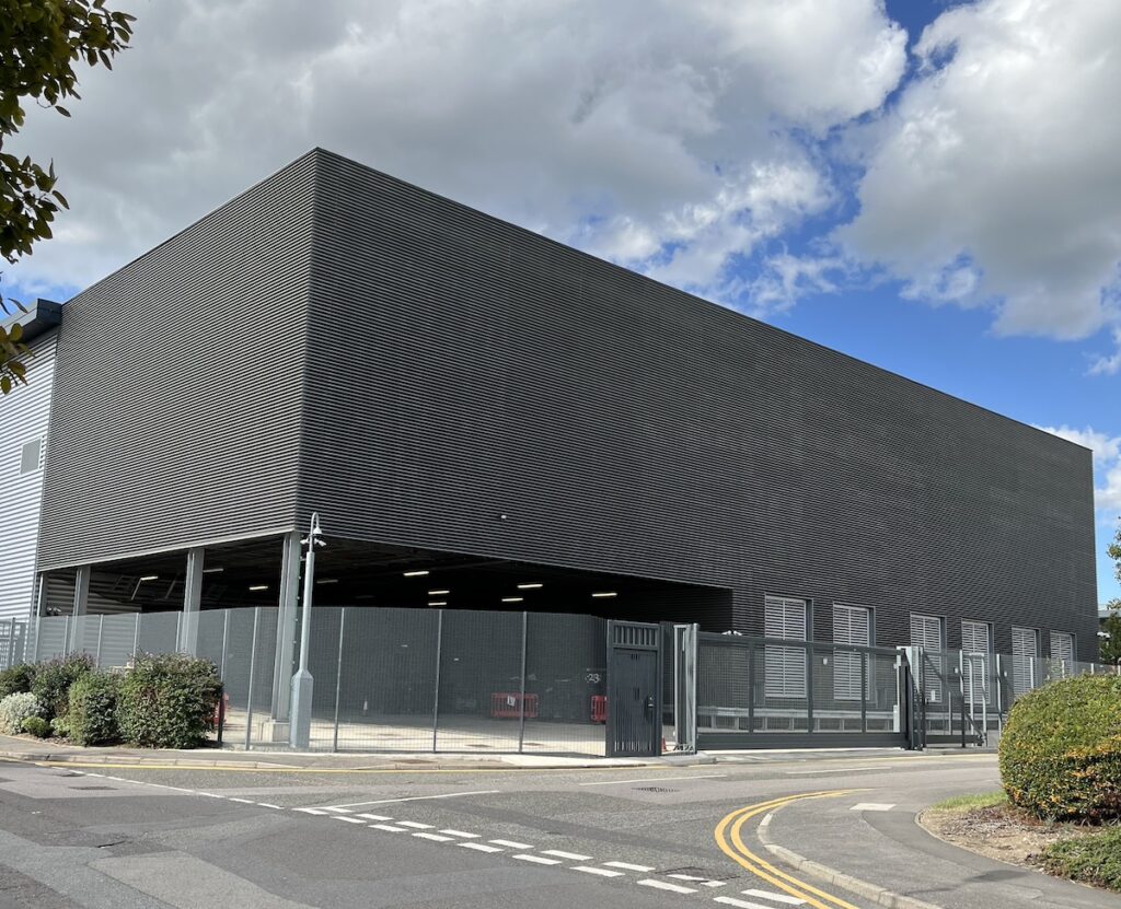 VIRTUS Data Centre Berkshire with Caice Weather Louvre Screens